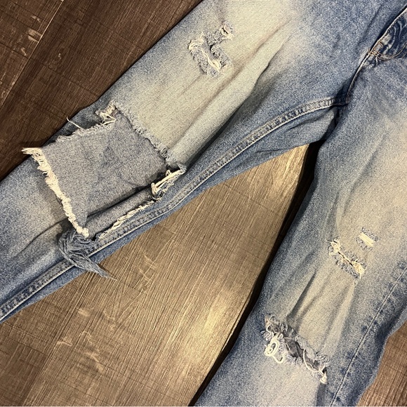 Jeans - Picture 2 of 4